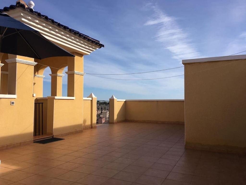 Top Floor Spacious Apartment With Roof Terrace Alicante Luaran gambar